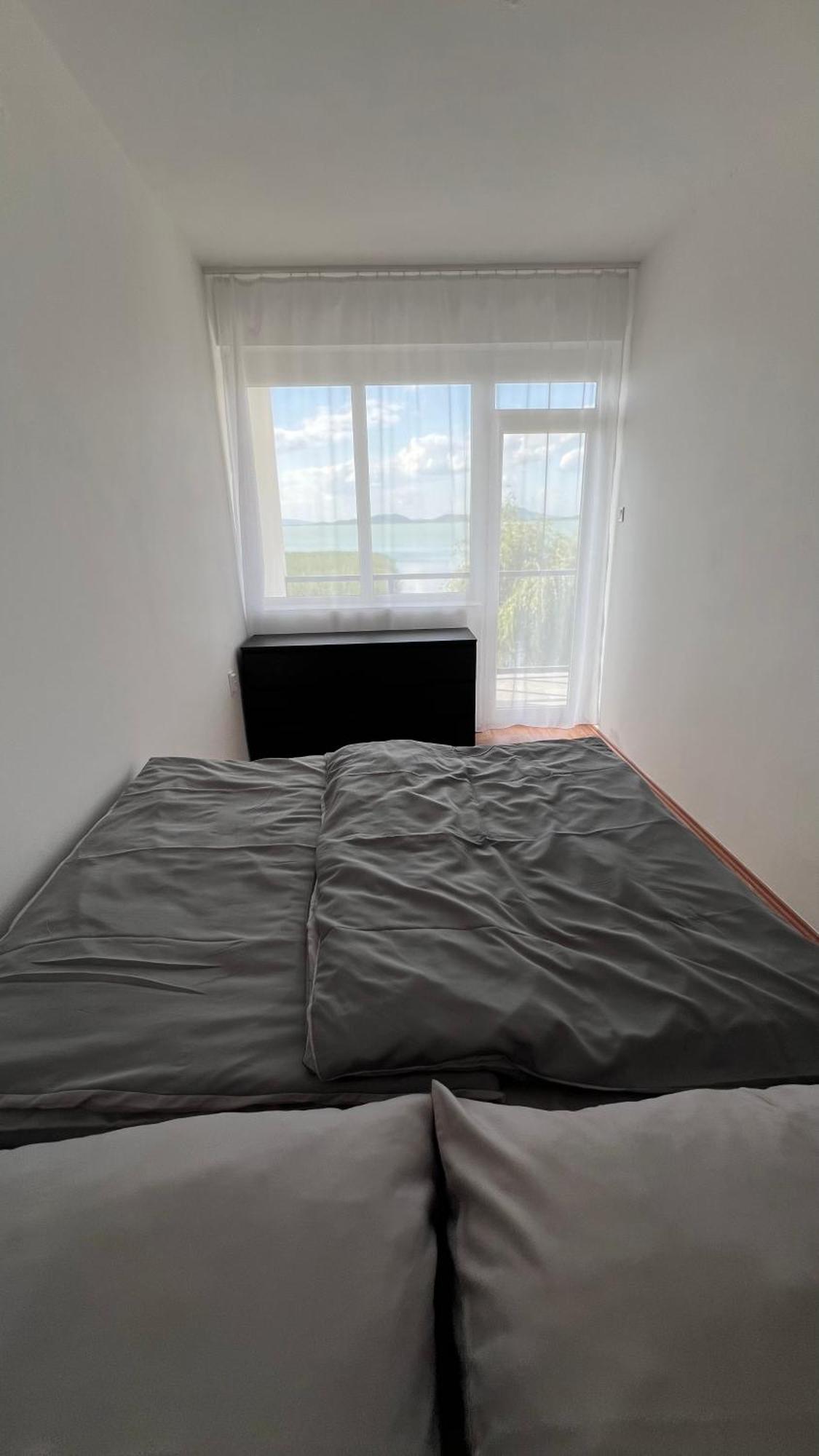 Balaton A Kertben - Balaton In The Garden - Beachfront Houses With Beautiful View, Private Beach Балатонфеньвеш Екстер'єр фото