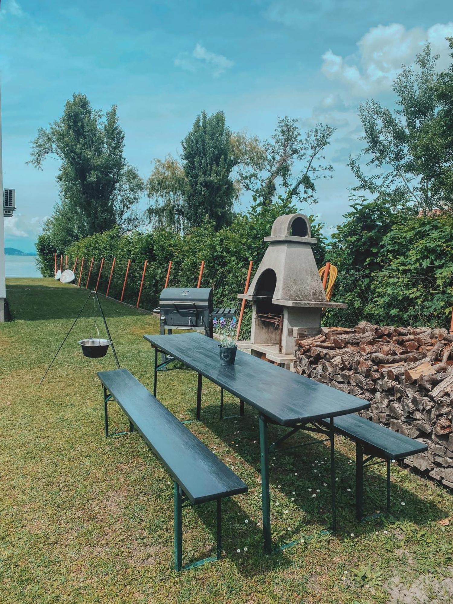 Balaton A Kertben - Balaton In The Garden - Beachfront Houses With Beautiful View, Private Beach Балатонфеньвеш Екстер'єр фото