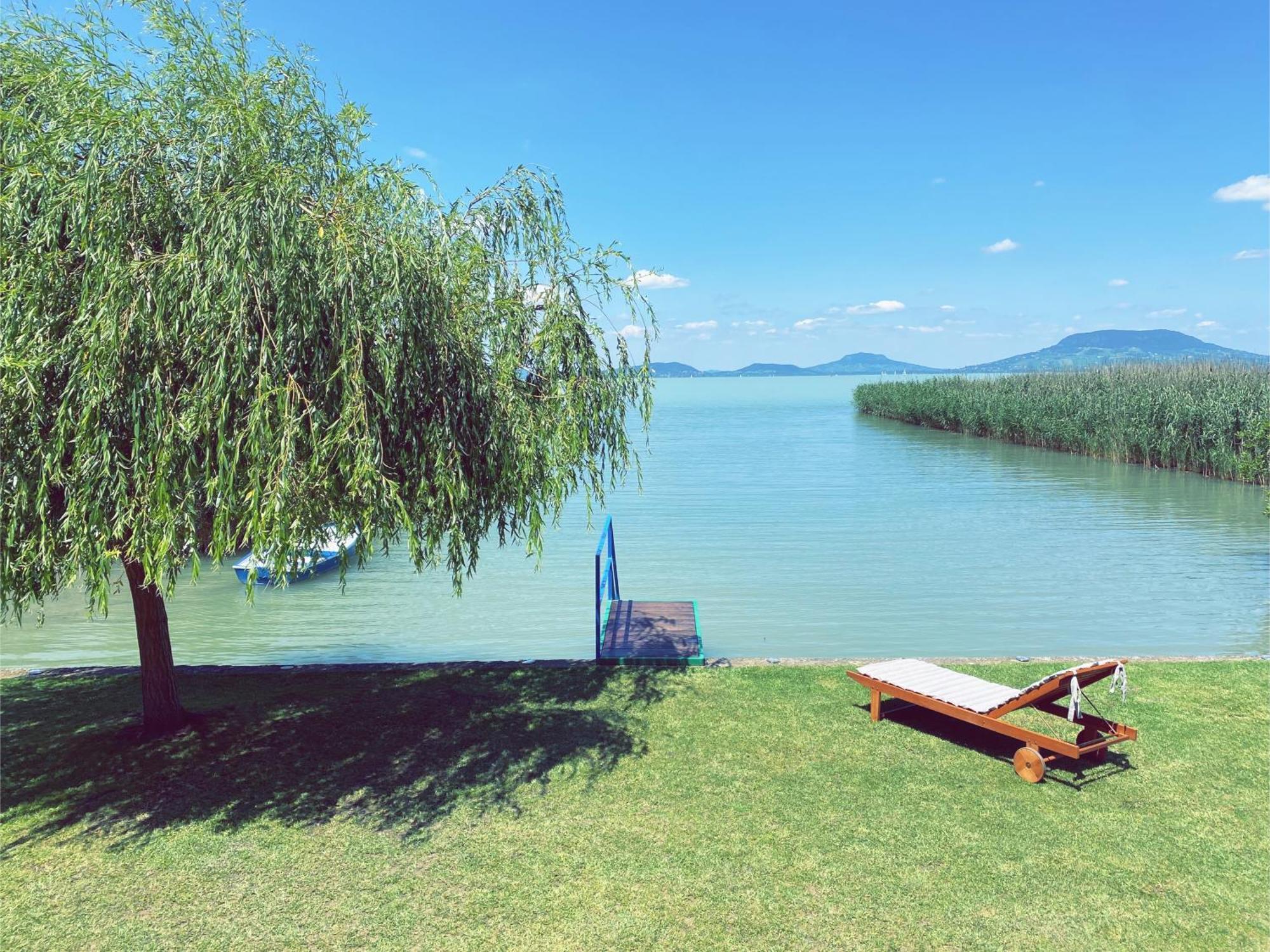 Balaton A Kertben - Balaton In The Garden - Beachfront Houses With Beautiful View, Private Beach Балатонфеньвеш Екстер'єр фото