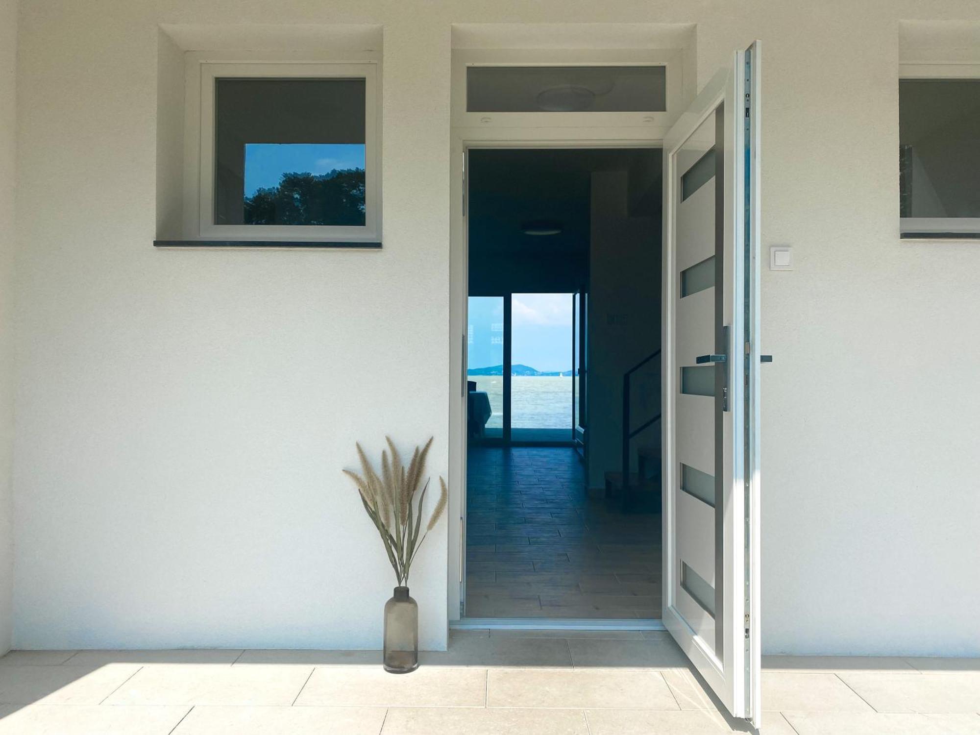 Balaton A Kertben - Balaton In The Garden - Beachfront Houses With Beautiful View, Private Beach Балатонфеньвеш Екстер'єр фото