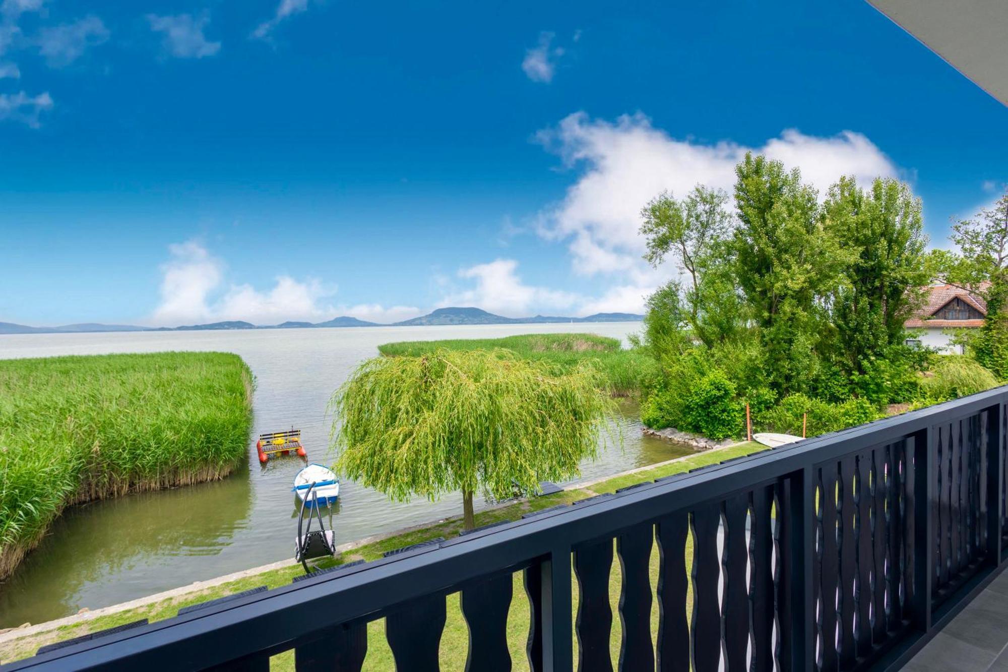 Balaton A Kertben - Balaton In The Garden - Beachfront Houses With Beautiful View, Private Beach Балатонфеньвеш Екстер'єр фото