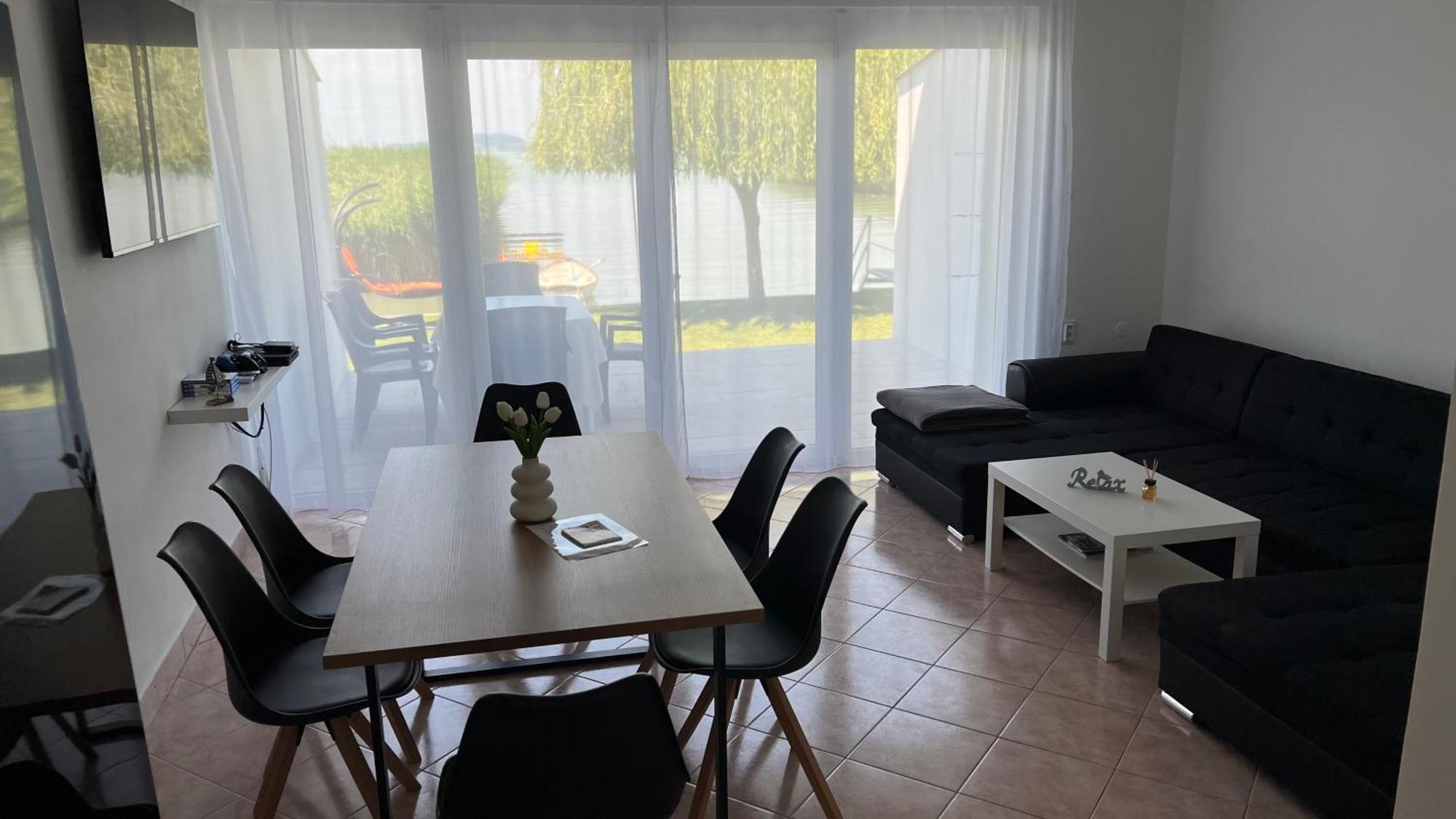 Balaton A Kertben - Balaton In The Garden - Beachfront Houses With Beautiful View, Private Beach Балатонфеньвеш Екстер'єр фото
