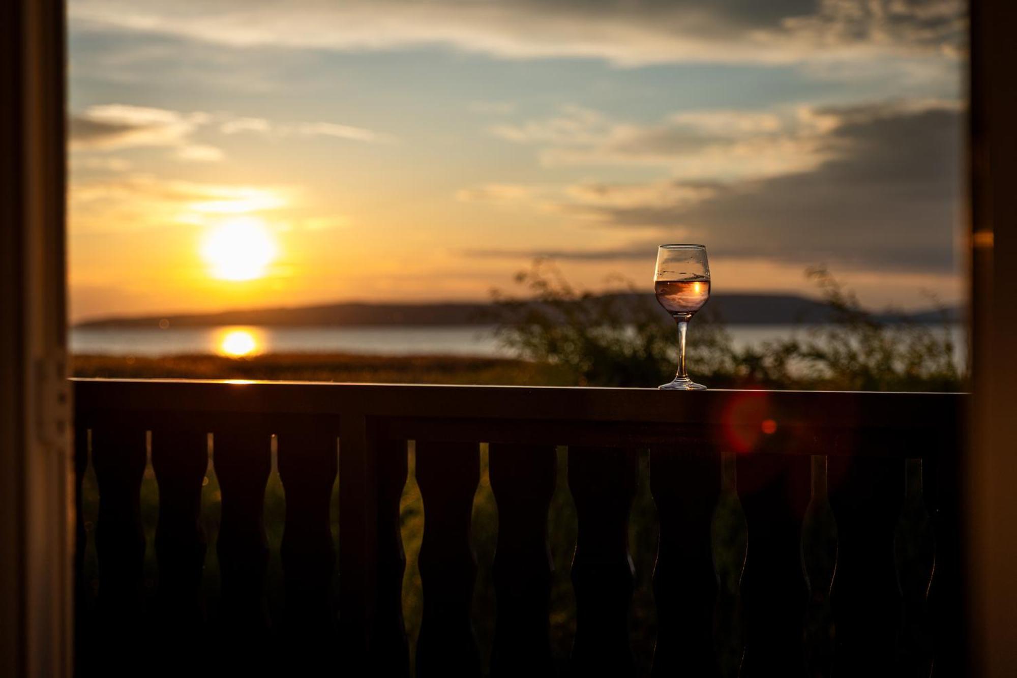 Balaton A Kertben - Balaton In The Garden - Beachfront Houses With Beautiful View, Private Beach Балатонфеньвеш Екстер'єр фото